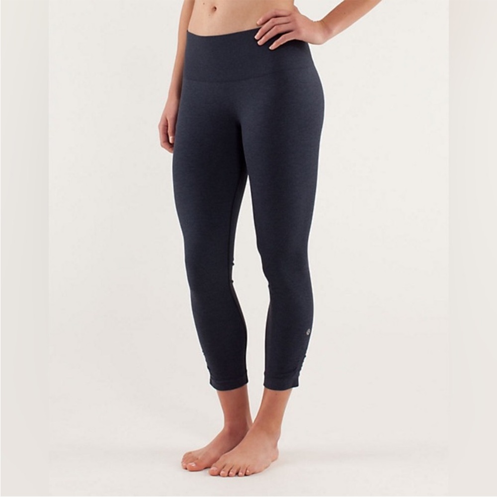 Ebb and Flow Crop II Lululemon Pants size 8 black leggings tight fit